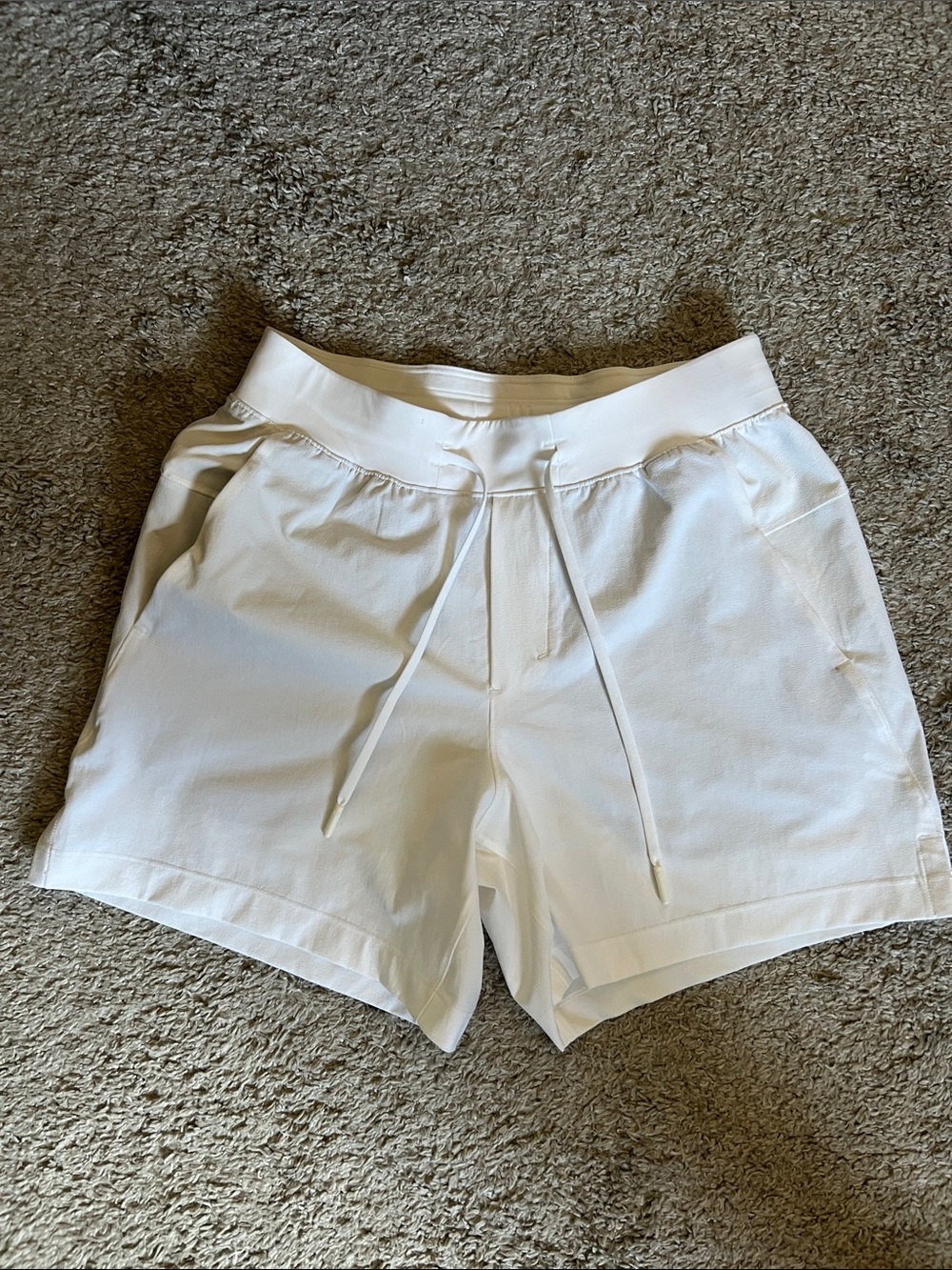 Lululemon Men’s Athletic Shorts White Sz XS Preowned
